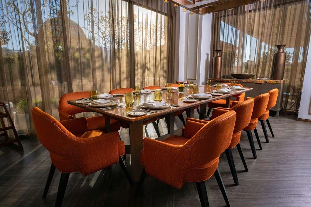 Kempinski Mall Of The Emirates, Готель